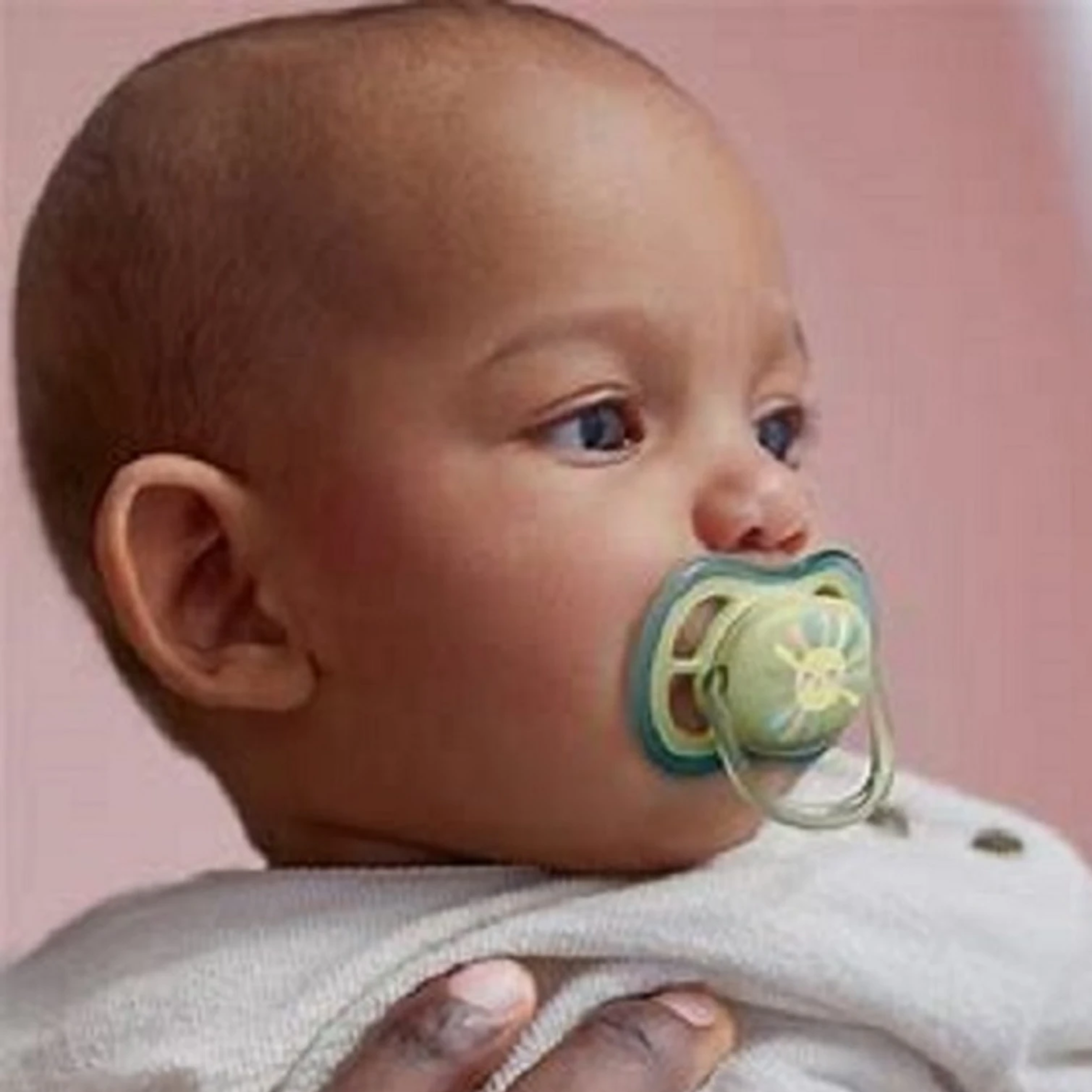 Philips Avent Ultra Air Baby Soother 0-6 Months | Lightweight Breathable Pacifier for Newborn Babies | BPA Free Silicone Nipple (Pack of 2)